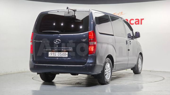 Hyundai Starex 2018 — 2