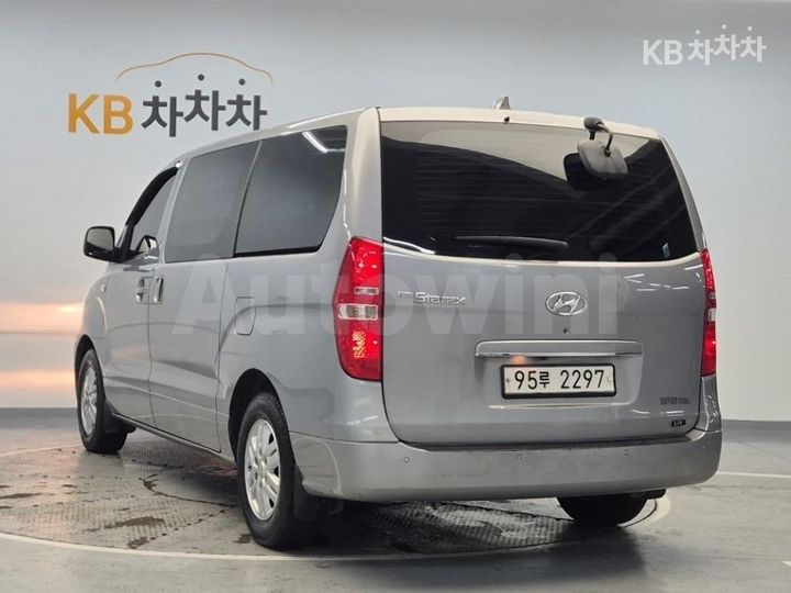 Hyundai Starex 2017 — 2