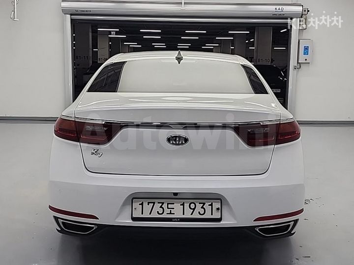 Kia K7 2018 KNAL7418BJA152997 — 3