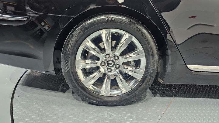 Hyundai Equus 2012 — 4