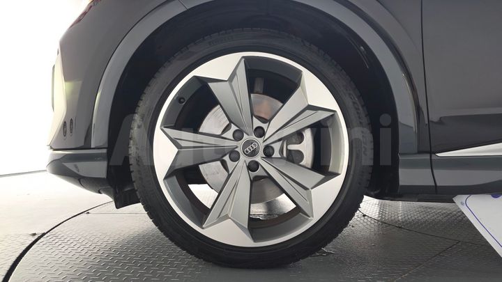 Audi Q4 2025 — 4