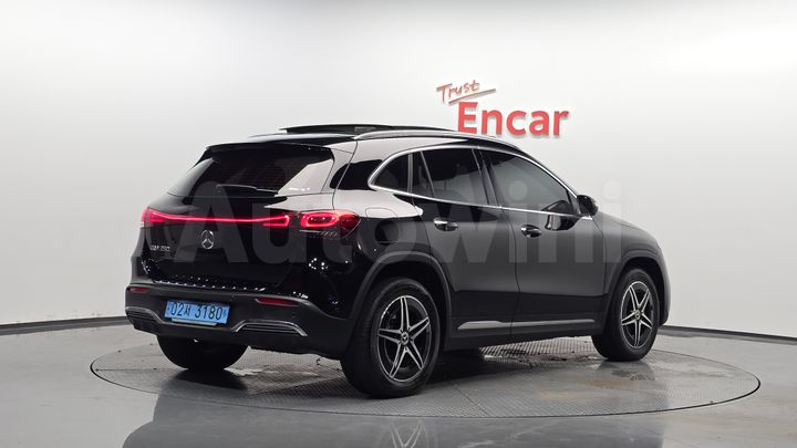 Mercedes Benz EQA