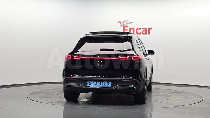 Mercedes Benz EQA 2024 — 3