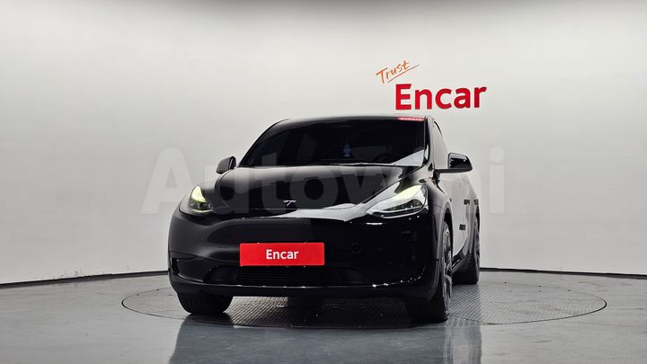 Tesla Model Y 2024 — 3