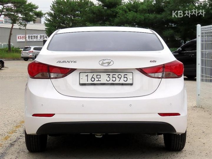 Hyundai Avante 2014 — 4