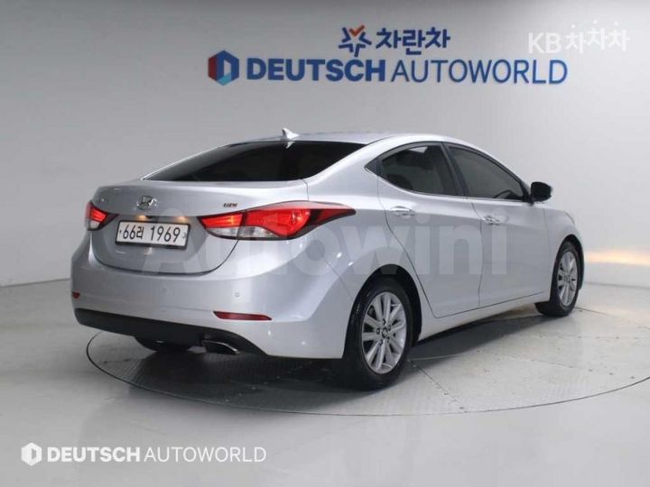 Hyundai Avante 2015 — 4