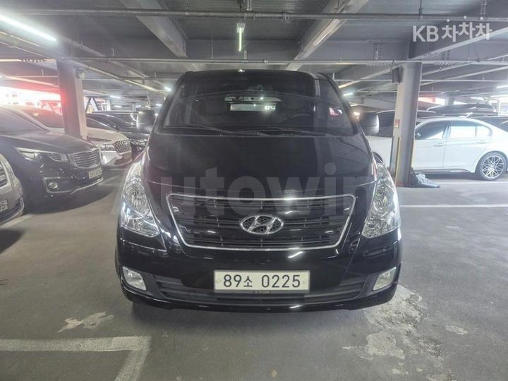 Hyundai Starex 2017 — 2