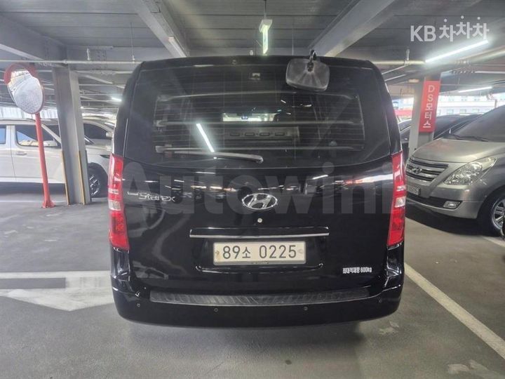 Hyundai Starex 2017 — 5