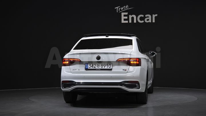 Volkswagen Jetta 2023 — 4
