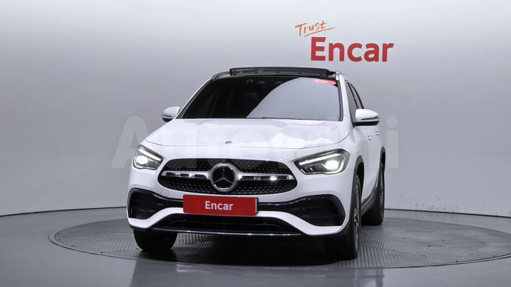 Mercedes-Benz GLA Class 2023 — 2