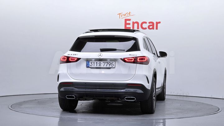 Mercedes-Benz GLA Class 2023 — 3