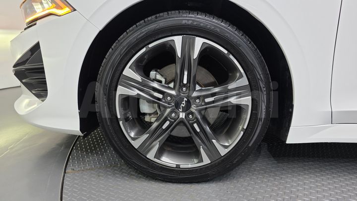 Kia K5 2023 — 5