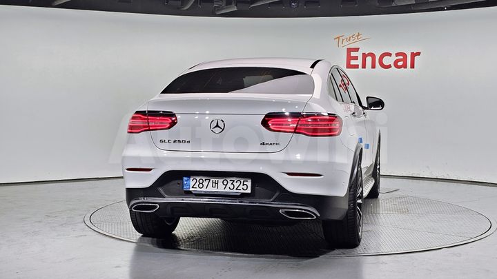 Mercedes-Benz GLC Class 2017 — 4