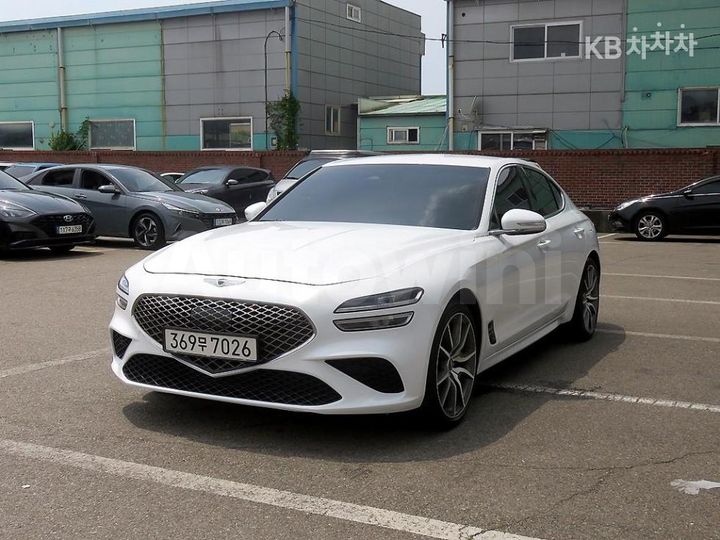 Genesis G70 2022 KMTG341ADNU096413 — 2