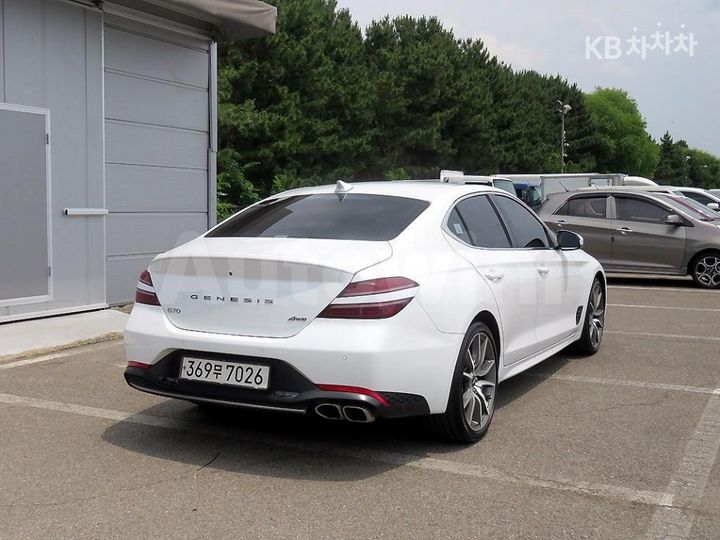 Genesis G70 2022 KMTG341ADNU096413 — 4