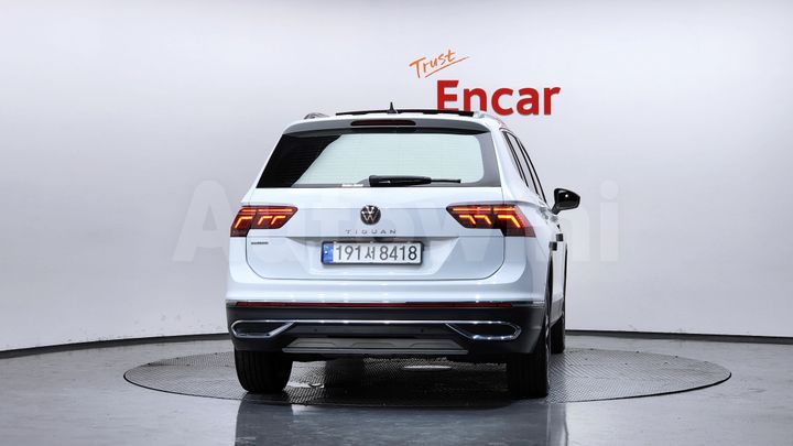 Volkswagen Tiguan 2022 — 4