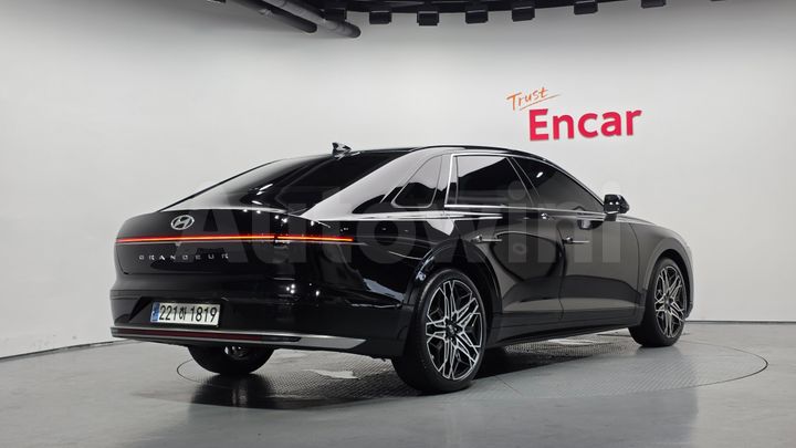 Hyundai Grandeur 2023 — 2
