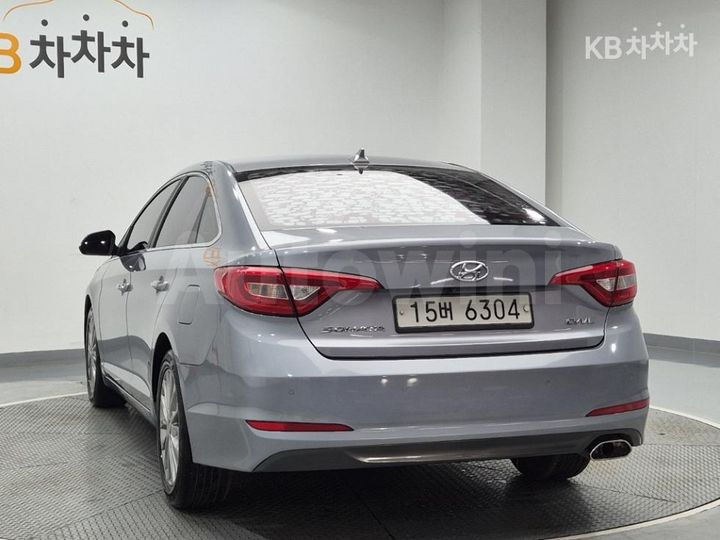 Hyundai Sonata 2015 KMHE341CBFA039987 — 2