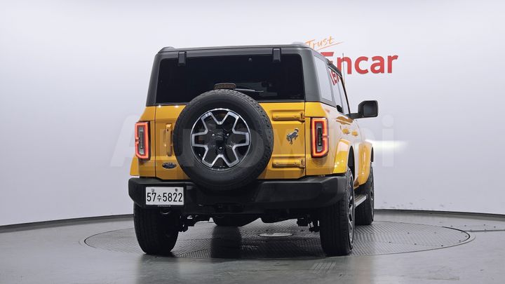 Ford Bronco 2022 — 4
