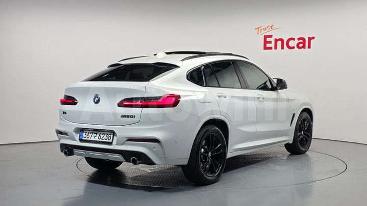 BMW X4 2021 — 2