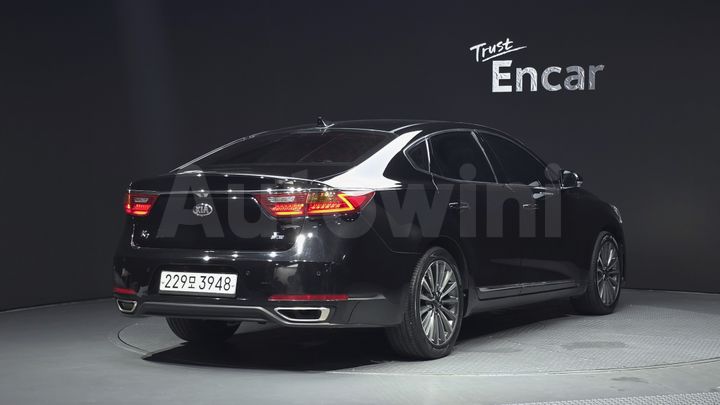 Kia K7 2017 — 2