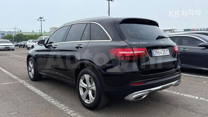 Mercedes-Benz GLC Class 2018 WDC0G0FB2JF444249 — 2