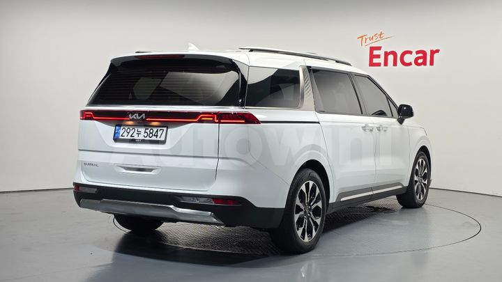 Kia Carnival 2023 — 2