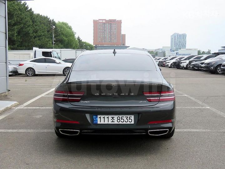 Genesis G80 2022 KMTGB41CDNU141037 — 3