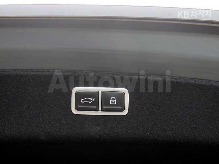 Genesis G80 2022 KMTGB41CDNU141037 — 5