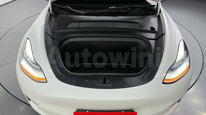 Tesla Model Y 2021 — 5