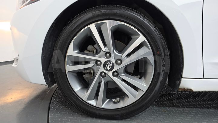 Hyundai Avante 2018 — 5