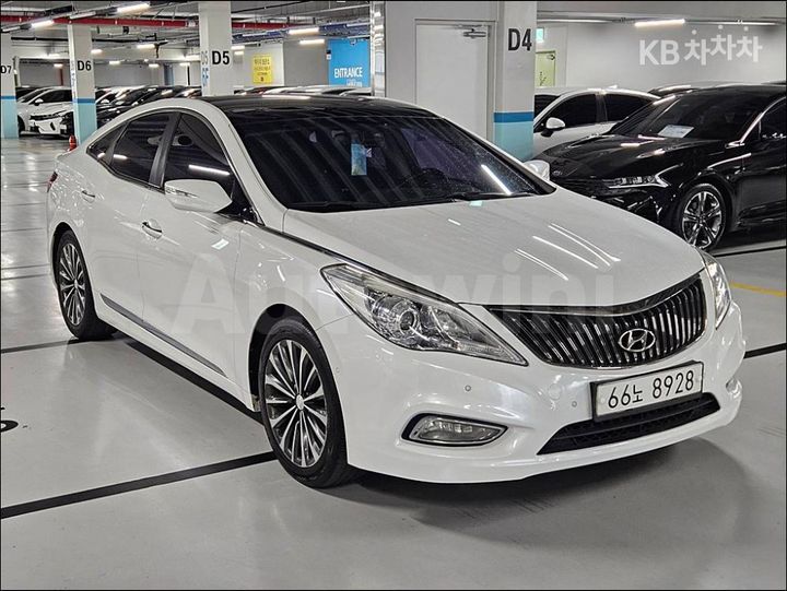 Hyundai Grandeur 2011 — 3