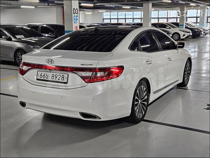 Hyundai Grandeur 2011 — 5