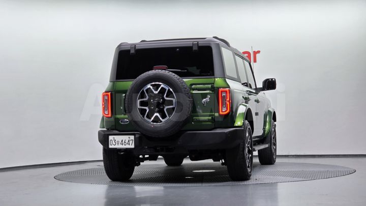 Ford Bronco 2023 — 4
