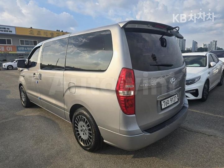 Hyundai Starex 2012 — 5