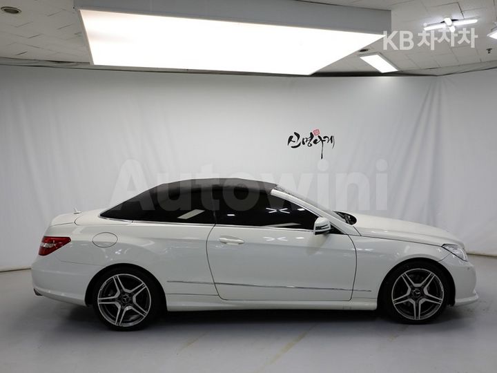 Mercedes Benz E Class 2011 — 3