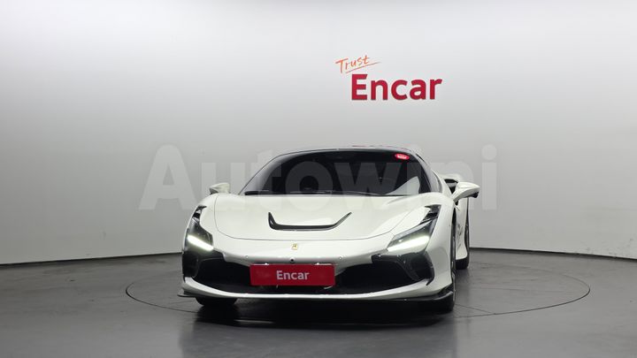 Ferrari F8 2021 — 3