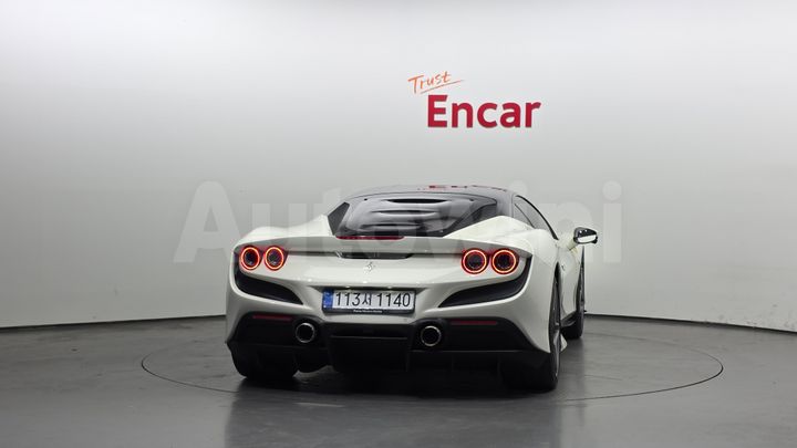 Ferrari F8 2021 — 4