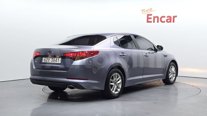 Kia K5 2011 — 2