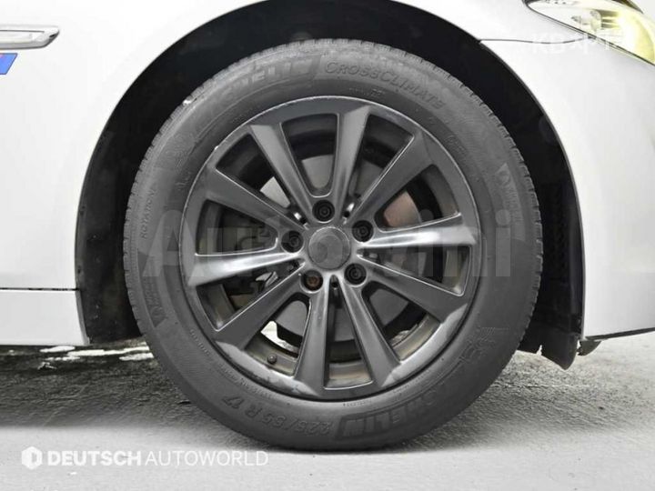 BMW 5 Series 2011 — 5