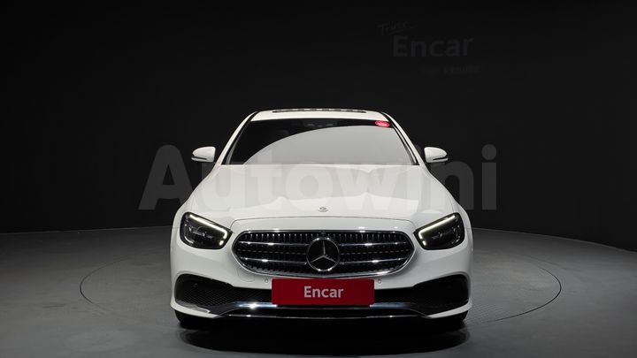 Mercedes-Benz E Class 2022 — 3