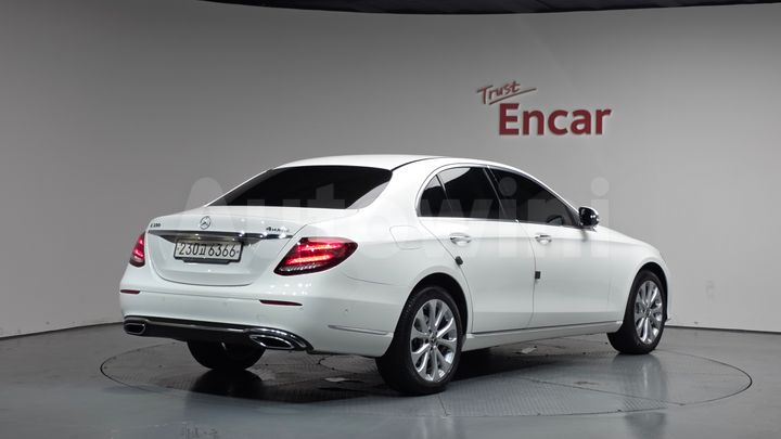 Mercedes-Benz E Class 2020 — 2