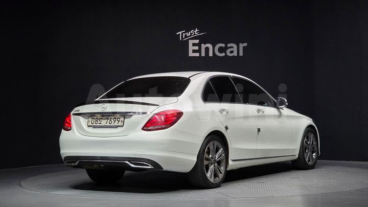 Mercedes-Benz C Class 2018 — 2