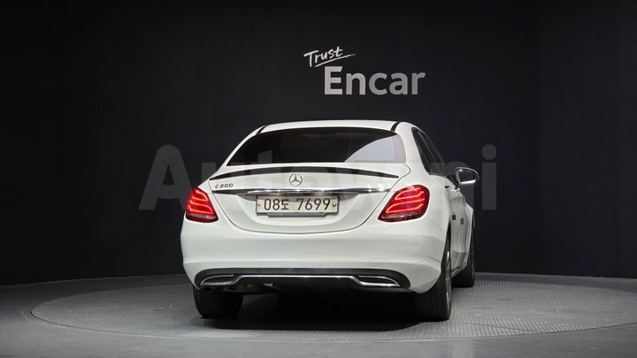 Mercedes-Benz C Class 2018 — 4