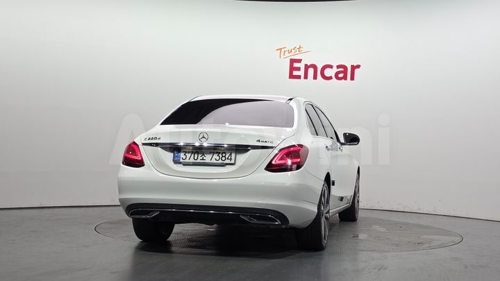 Mercedes-Benz C Class 2020 — 3