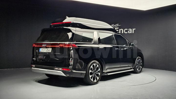 Kia Carnival 2023 — 2