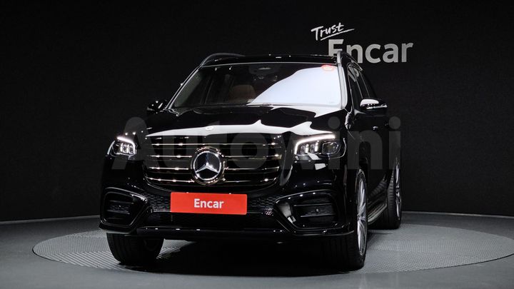Mercedes Benz GLS Class 2026 — 3