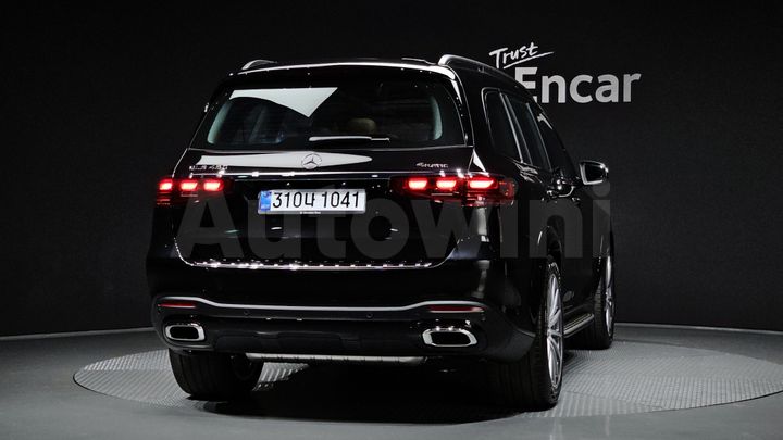 Mercedes Benz GLS Class 2026 — 4