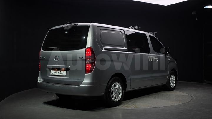 Hyundai Starex 2015 — 2