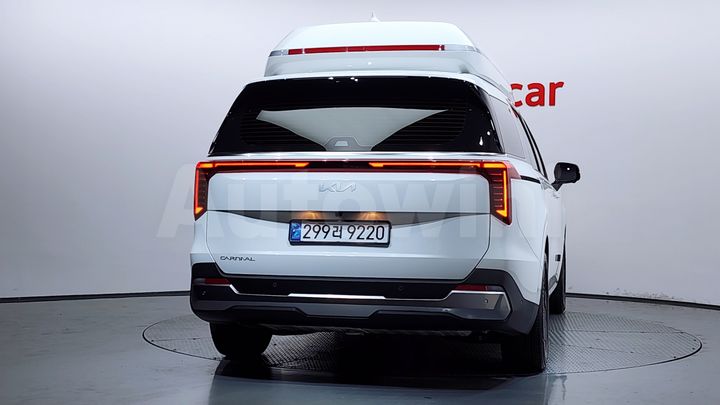 Kia Carnival 2025 — 4